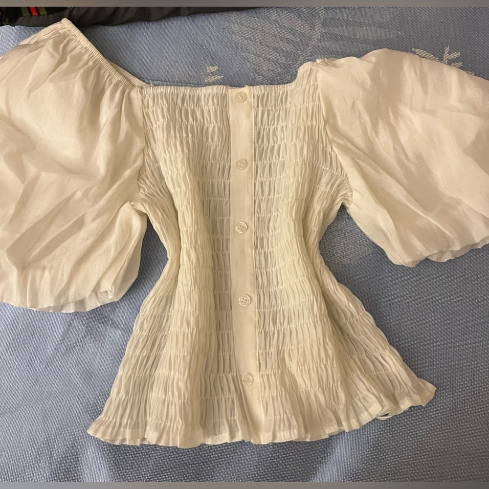 White poofy blouse